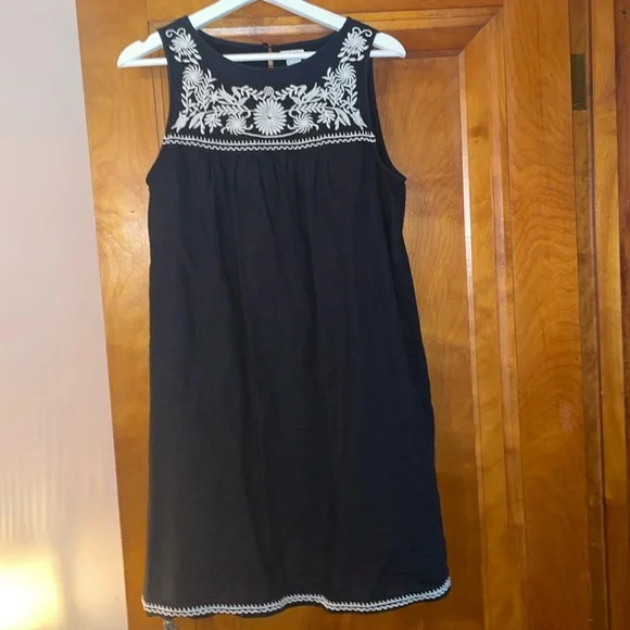 J. Crew Factory | Dresses | Jcrew Factory Embroidered Yoke Sleeveless Shift  Dress Blackcream Small | Poshmark